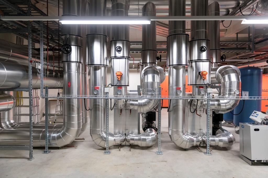 Tuyaux en aluminium utilisés pour l’approvisionnement en chaleur du bâtiment de 18 étages.