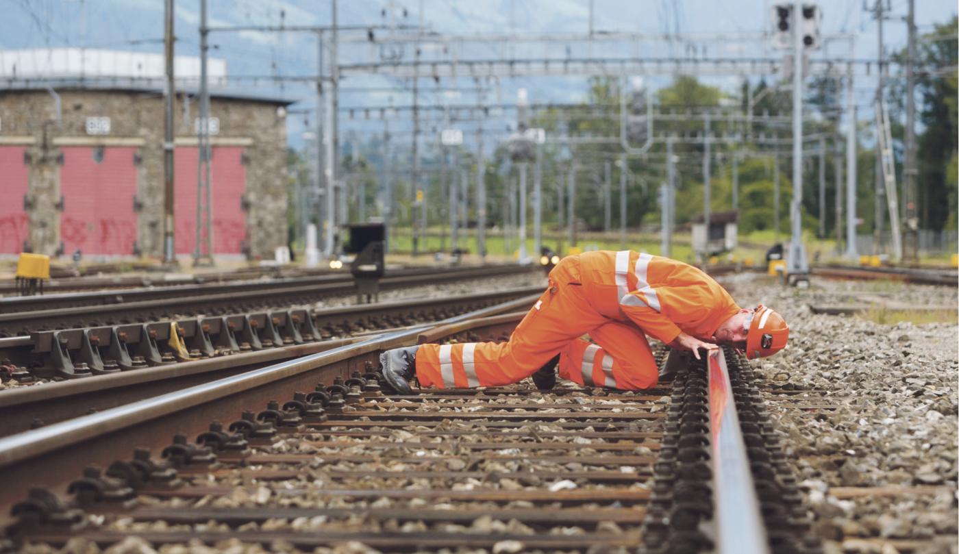 <strong>Figure 1</strong> L’augmentation de la cadence des trains rend le travail des inspecteurs des voies de plus en plus difficile.