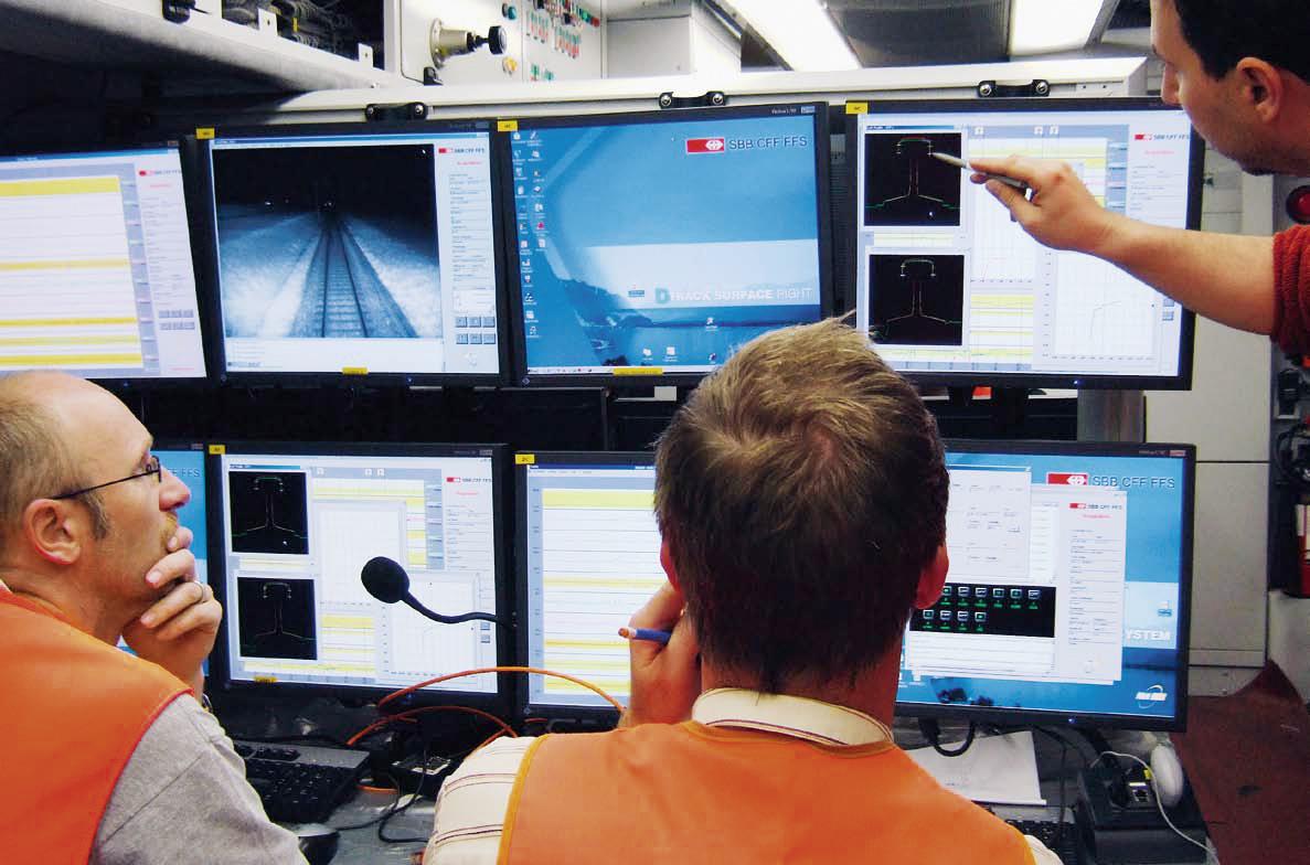 <strong>Figure 3</strong> À l’intérieur d’un véhicule de diagnostic.