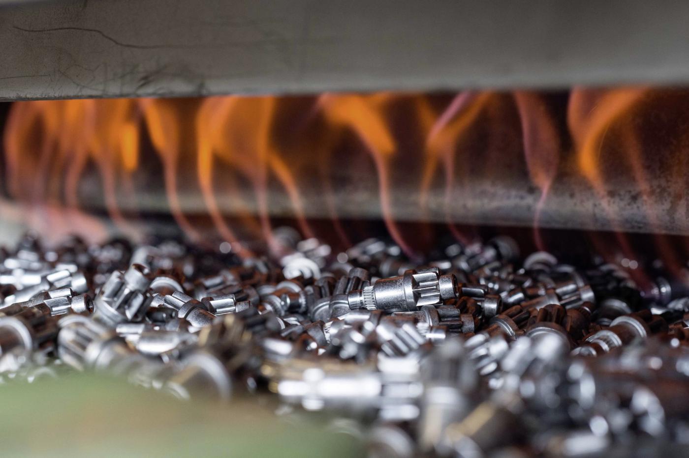 Le traitement thermique des pièces en acier fait partie des nombreux procédés industriels particulièrement énergivores.