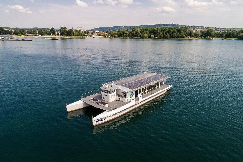 Der mit Solarenergie betriebene Mobicat verkehrt seit 2001 auf dem Bielersee.