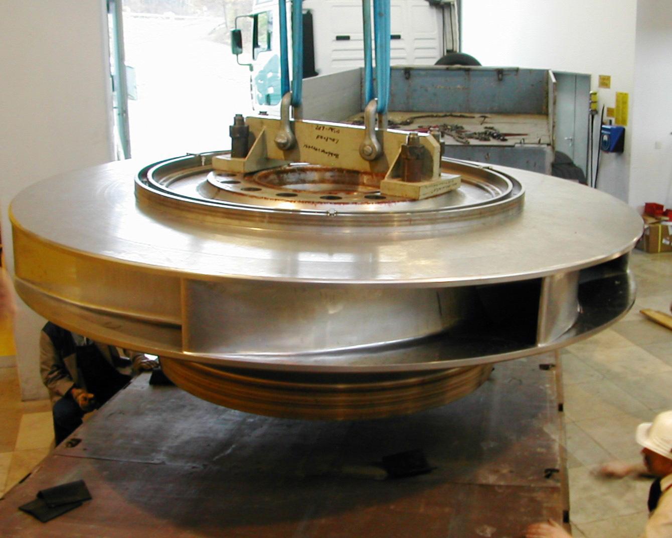 <strong>Bild 1</strong> Laufrad einer Francis-Pumpturbine, Aussendurchmesser 3,0 m, Betriebsdrehzahl 8,35 s<sup>–1</sup>, Durchfluss ≤32 m<sup>–3</sup>/s.