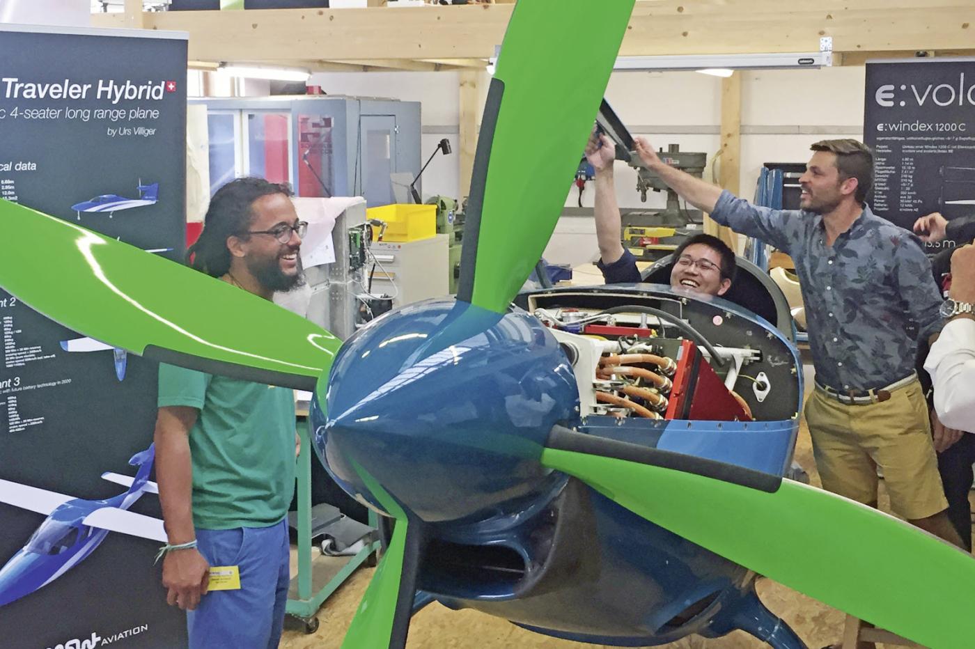PhD Summer School Mont-Soleil: Exkursionen zu den Hot Spots im Bereich Effizienz und Erneuerbar – wie z. B. der Evolaris Aviation in Nidau – runden das Kursangebot ab.