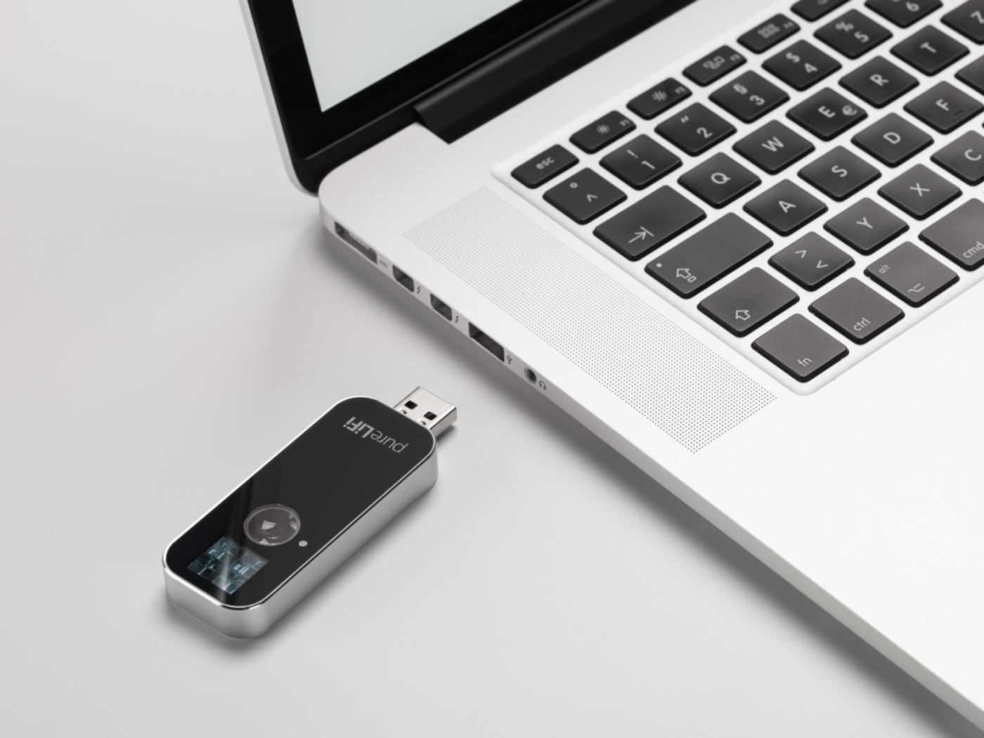 Les signaux modulés par les drivers Li-Fi spéciaux intégrés aux luminaires sont détectés par des capteurs ou photodétecteurs branchés ou intégrés aux ordinateurs, smartphones, tablettes ou autres appareils.