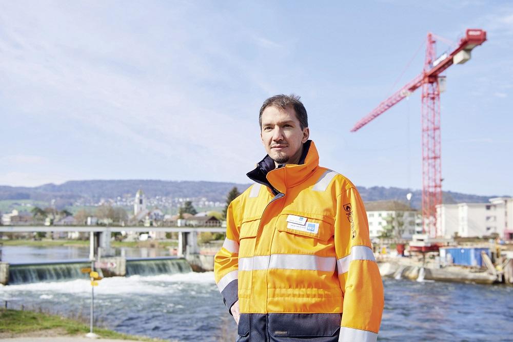 Projektleiter Alfredo Scherngell auf der Baustelle.