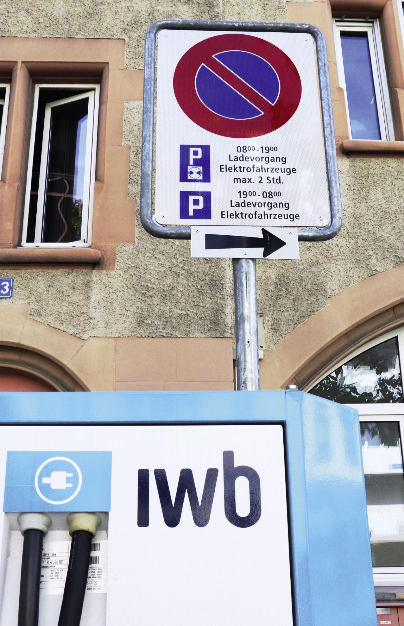 <strong>Figure 3</strong> Bâle a prolongé d’une heure la durée de stationnement en zone bleue dans la journée pour les véhicules électriques profitant de l’infrastructure de recharge.