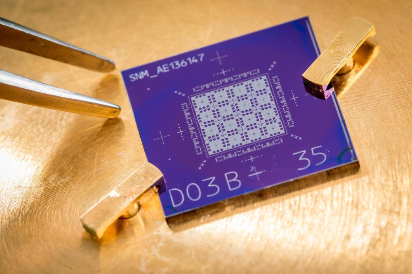 C_1704_Chip