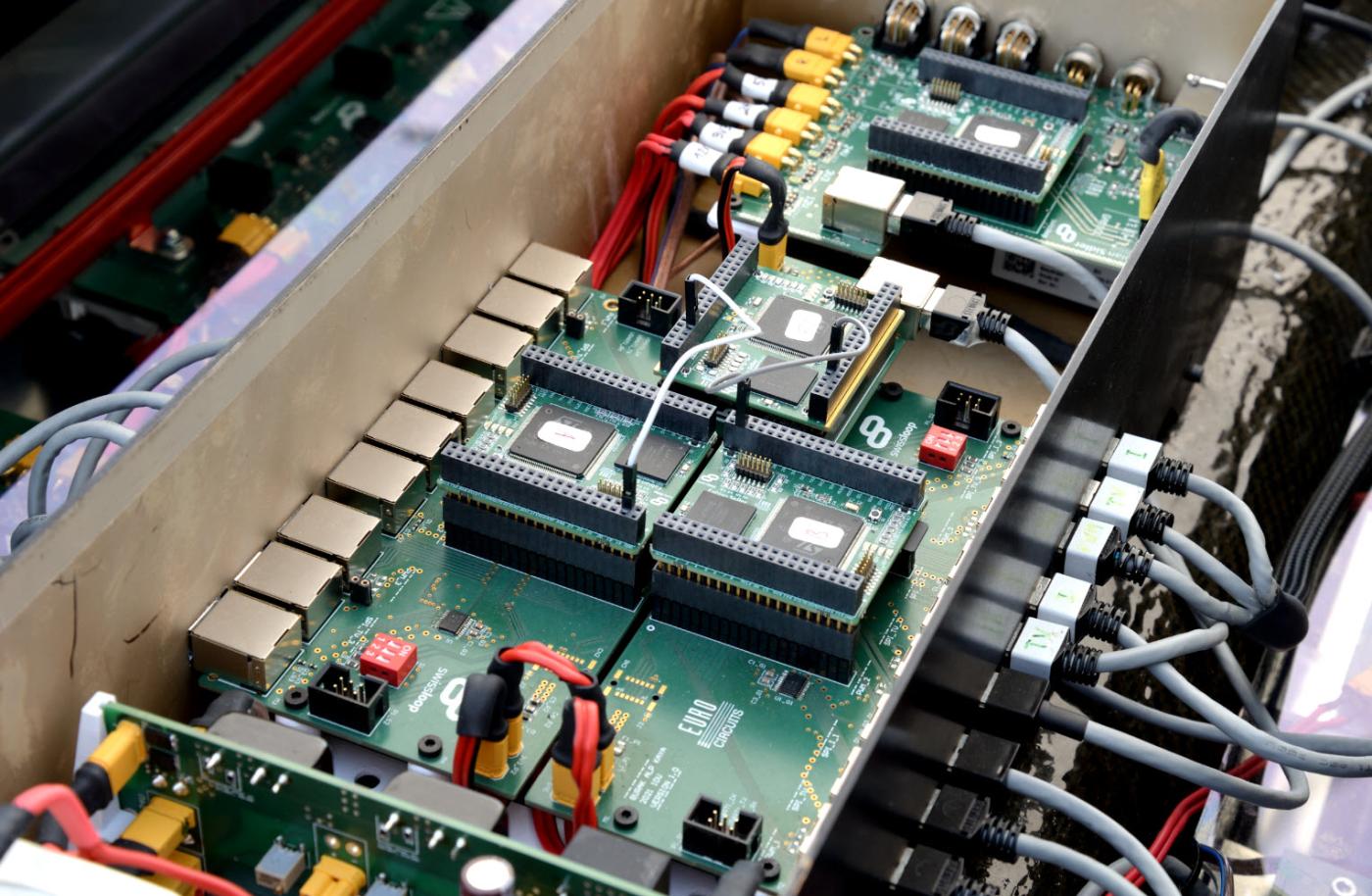 In der Mitte des Pods ist das «Gehirn», die Steuerung, integriert, die den Pod steuert und für die Kommunikation zwischen den Systemen sorgt.