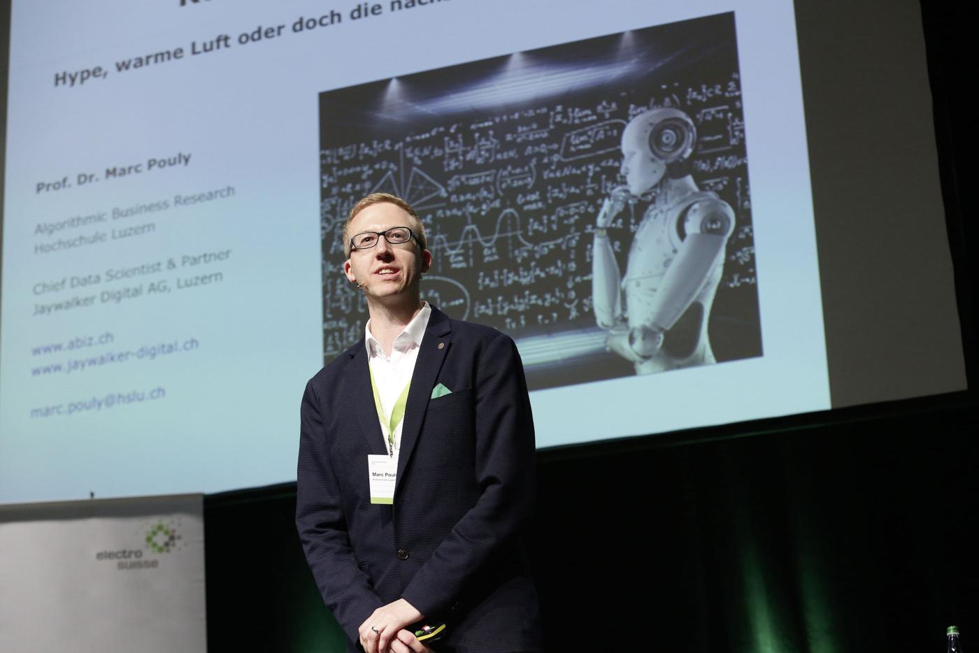 Marc Pouly stellte Aspekte der Künstlichen Intelligenz vor.