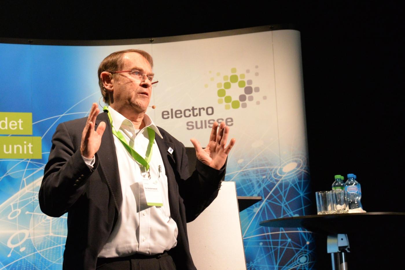 Guy Vandermeersch a expliqué la complexité du travail de normalisation en matière d’éclairage LED.