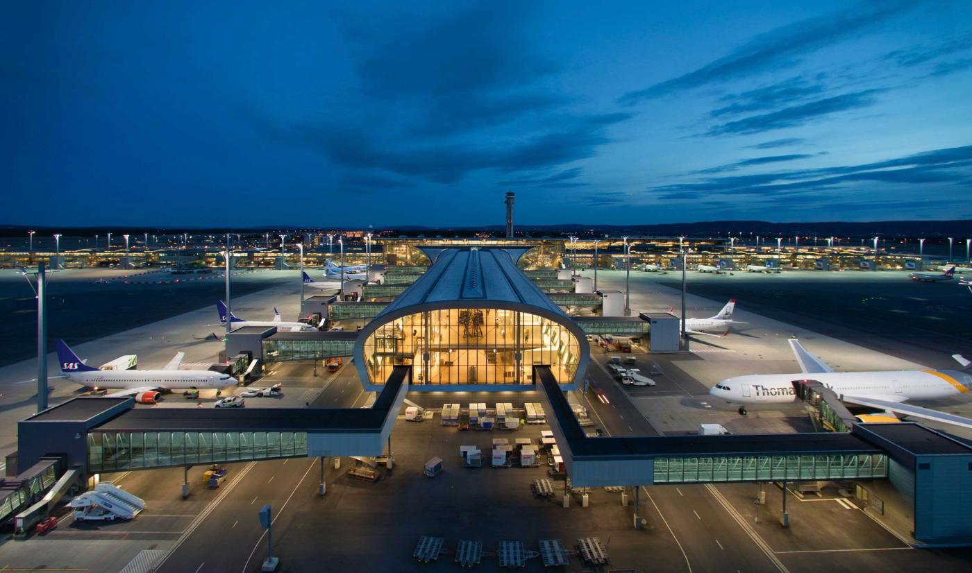 Im Jahr 2016 wurde der Flughafen Oslo zum ersten internationalen Flughafen, der nachhaltigen Flugkraftstoff als Teil des Kraftstoffmixes anbietet.
