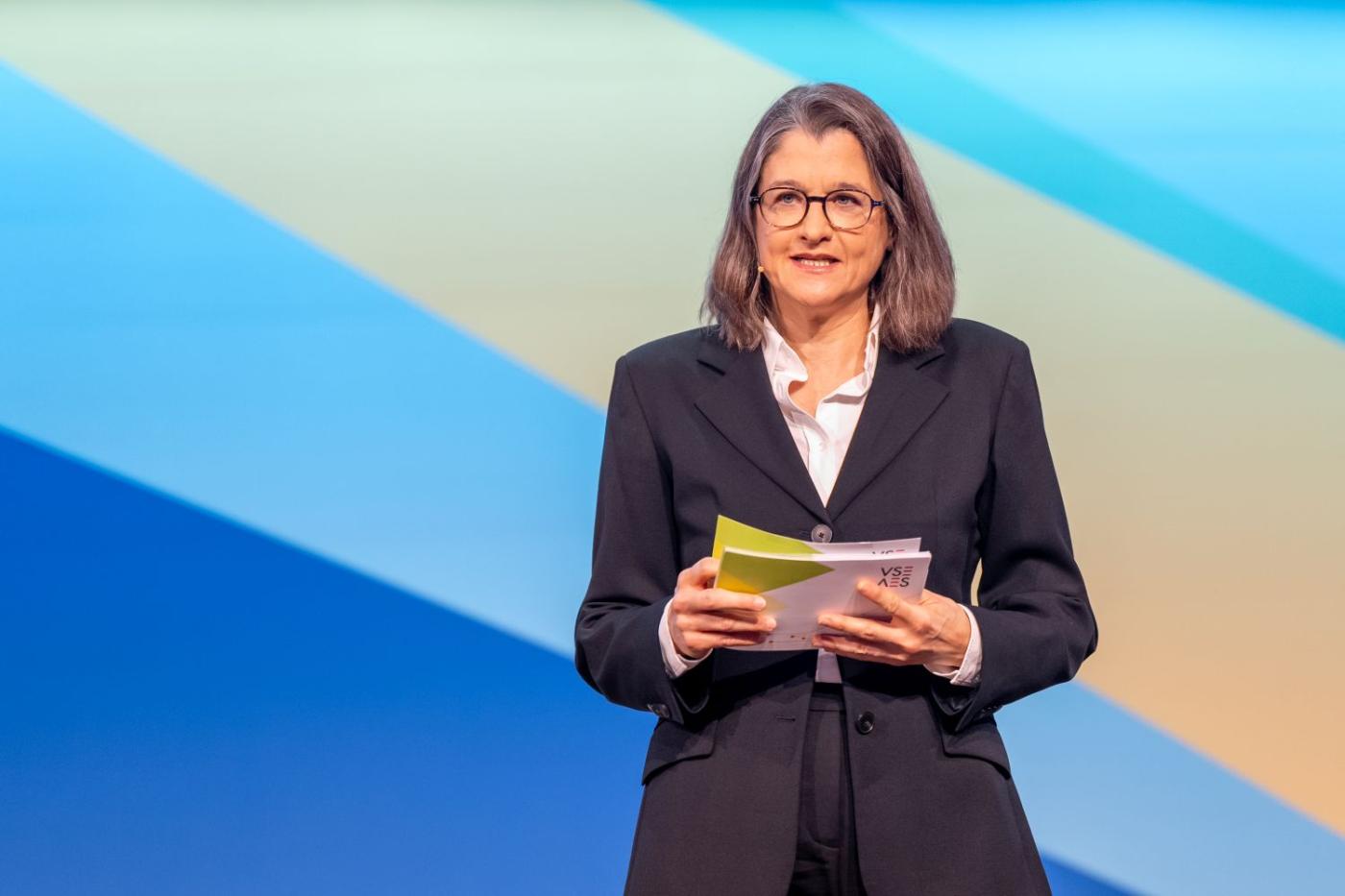 <span lang="DE">Nadine Brauchli erläuterte den Stromversorgungsindex des VSE.</span>