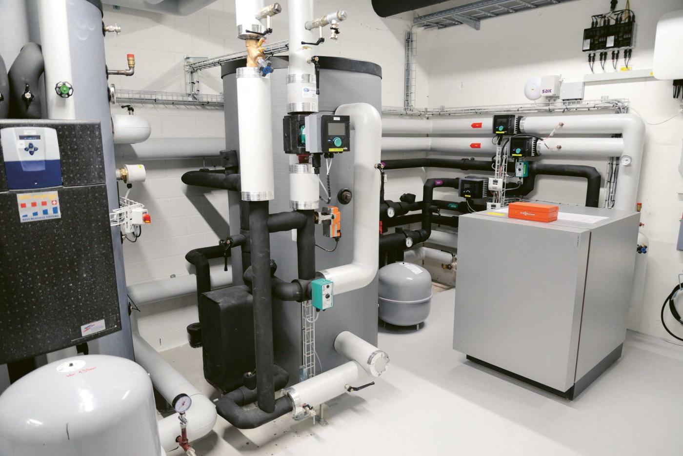 Auch wenn die herkömmliche Gebäudetechnik die Energieeffizienz von Gebäuden steigern kann, lässt sich mit KI noch viel mehr herausholen, weil sie beispielsweise Belegungsmuster vorhersagen kann.&nbsp;<br>&nbsp;