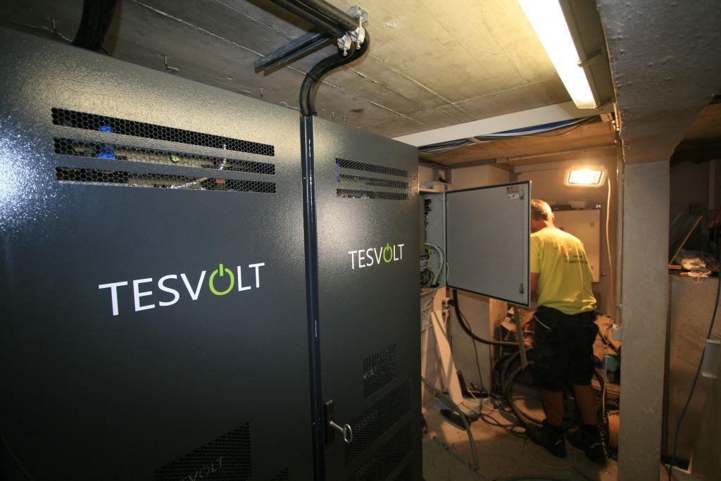 Tiroler Alpenhütte mit Offgrid-Batteriespeicher