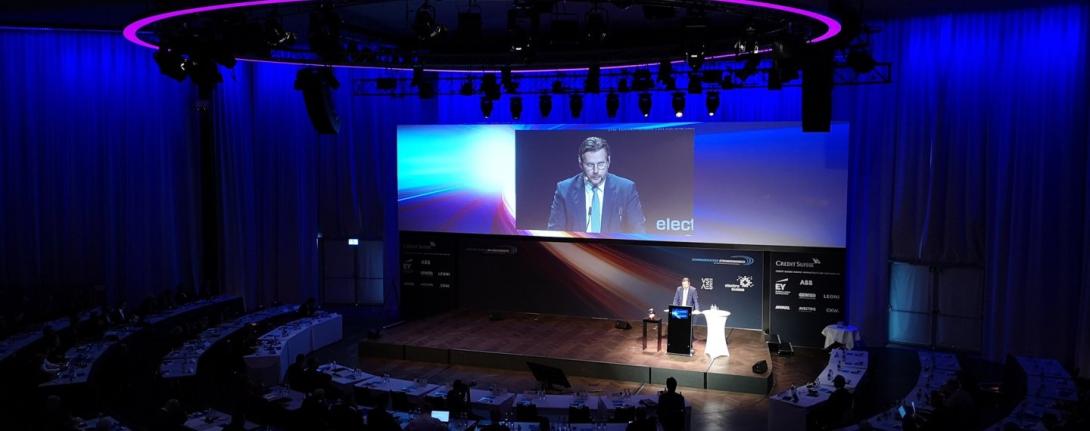 Pour l’instant, la Suisse joue simplement au minigolf