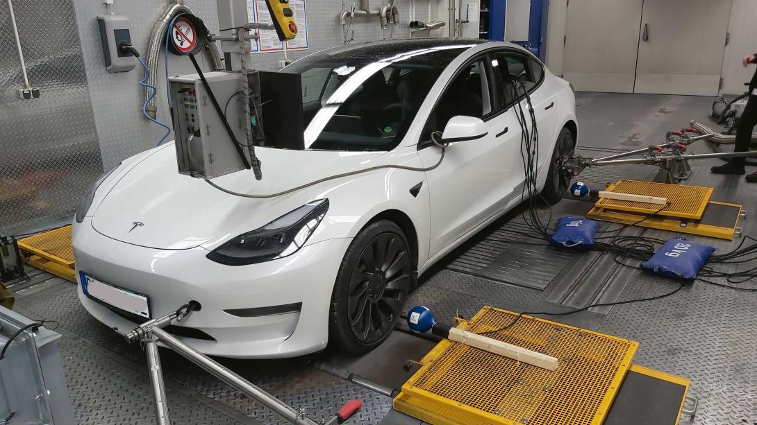 Immissions de champs magnétiques dans les voitures électriques